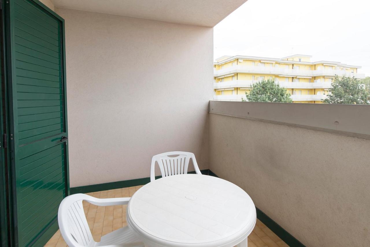 Villaggio Luna Due Каорле Экстерьер фото
