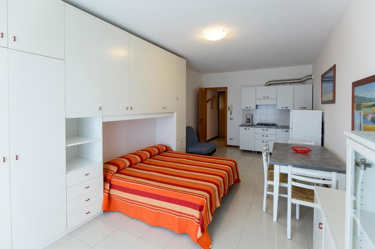 Villaggio Luna Due Каорле Экстерьер фото
