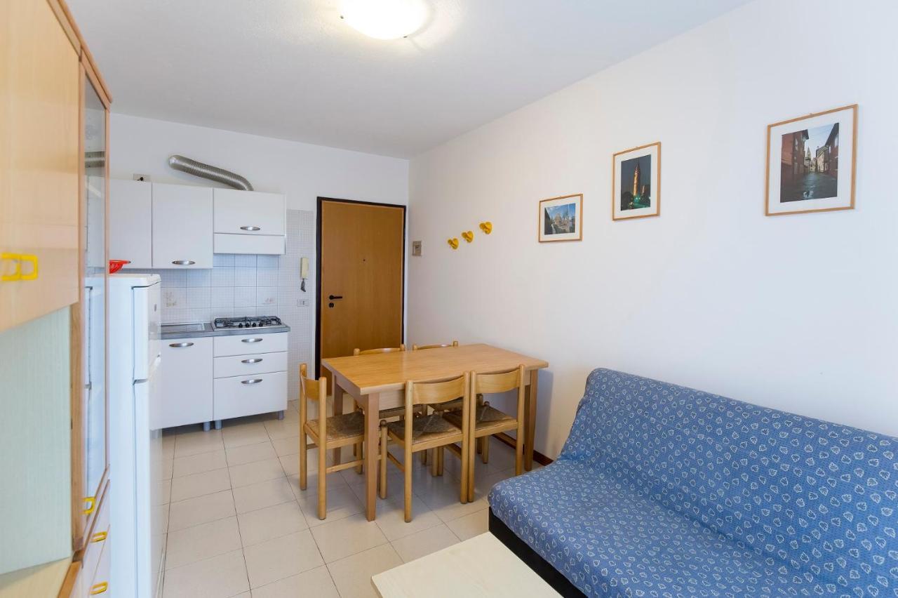 Villaggio Luna Due Каорле Экстерьер фото