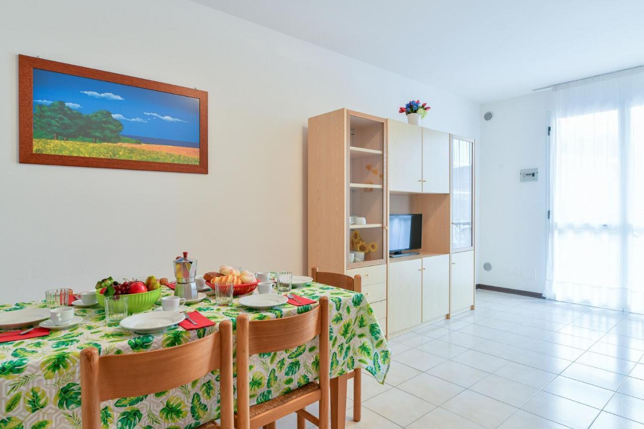 Villaggio Luna Due Каорле Экстерьер фото